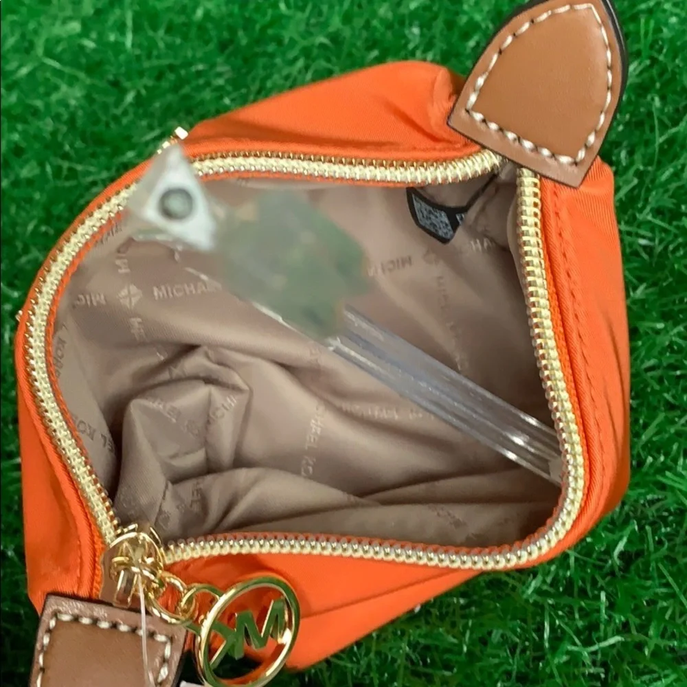 MICHAEL KORS TRAVEL XS POUCH TANGERINE - Picture 4 of 16